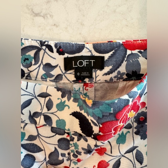 Ann Taylor LOFT Women’s Shorts Sz 0 - NWOT - Picture 2 of 5